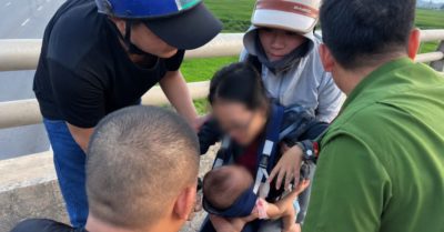 Nghệ An: Kịp thời ngăn người mẹ ôm con nhỏ định tự tử