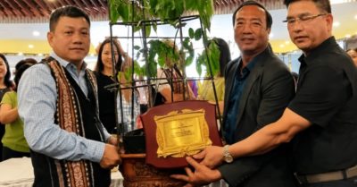 Sâm Ngọc Linh 35 năm tuổi chốt giá 725 triệu tại lễ hội dược liệu quốc tế