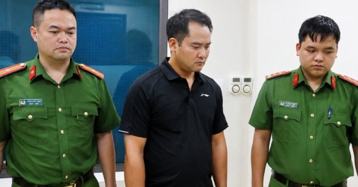 Giám đốc Nguyễn Văn Anh bị bắt trong vụ bờ kè đổ sau bão Yagi, liên quan sai phạm trong đấu thầu và thi công công trình.