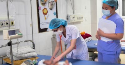 Nhầm sữa tươi cấp đông, trẻ sinh non mắc viêm ruột hoại tử