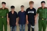 Ba thiếu niên vác kiếm chặn đường cướp điện thoại rồi bị bắt