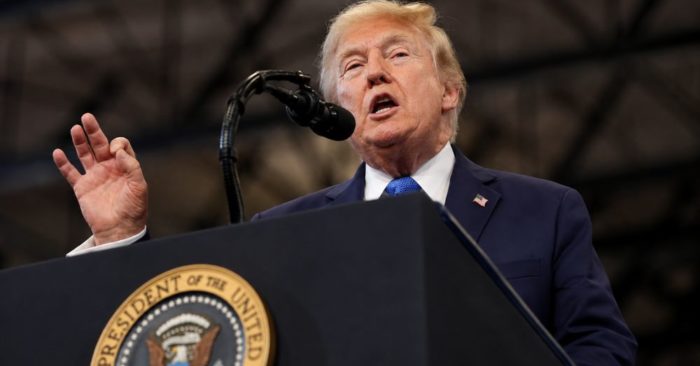Tổng thống Trump tuyên bố sẽ sớm tuyên bố eo biển Hormuz là lãnh thổ Mỹ sau khi Mỹ hoàn tất việc đánh bại Iran.