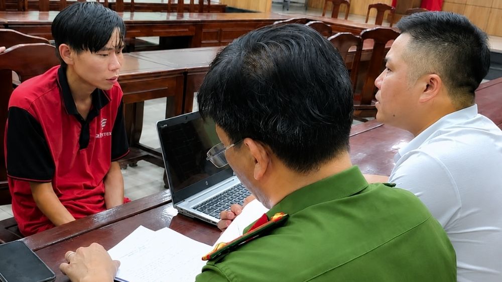Huỳnh Ngọc Hiền bị Công an tỉnh Thanh Hóa bắt giữ sau hơn 5 năm trốn truy nã, từng thay đổi họ tên và liên tục thay đổi nơi ở.