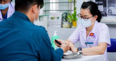 Xơ vữa động mạch tấn công người trẻ khi cơn đau thắt ngực bị bỏ qua