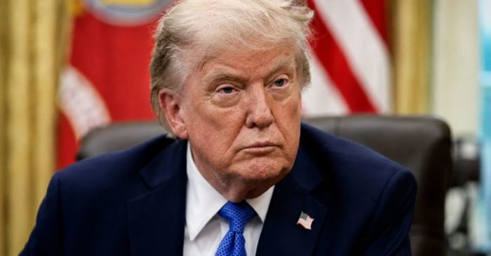 Ông Trump muốn siết quyền công dân từ một kẽ hở