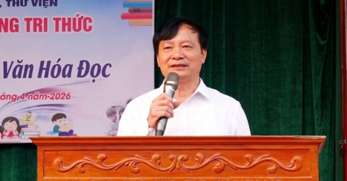 Hiệu trưởng xin thôi chức để trở lại bục giảng trước khi trường sáp nhập