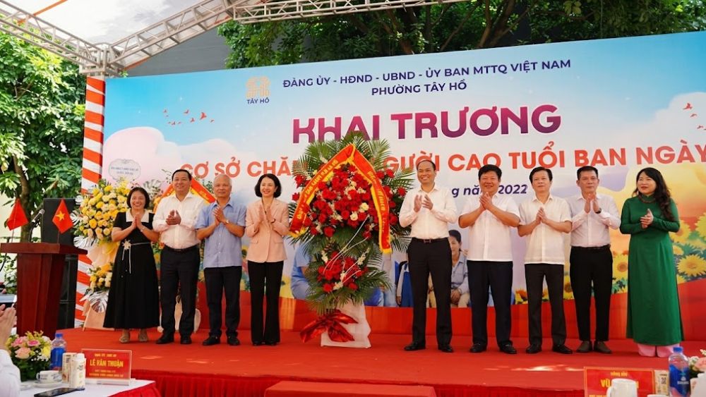 Hà Nội vừa khai báo tài khoản cơ sở chăm sóc người cao tuổi ban ngày công lập với chi phí 5 triệu đồng/tháng, dịch vụ đưa ra buổi chiều đón về tiện lợi.