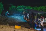 Hàng nghìn người dậy từ 3h sáng săn biển vô cực