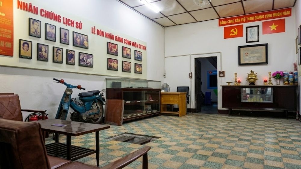 Khám phá căn hầm bí mật dưới nền nhà máy giày ở TpHCM, nơi lưu trữ lịch sử kỹ thuật và cảm nhận của Biệt động Sài Gòn