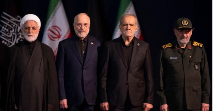 Phe cứng rắn Iran gây sức ép, kéo dài đàm phán về Hormuz