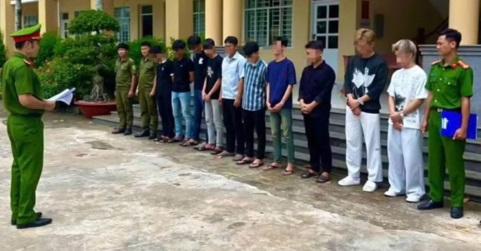 12 người ở Đồng Nai bị khởi tố sau vụ gây rối tại quán ăn, thu hút sự chú ý của dư luận.