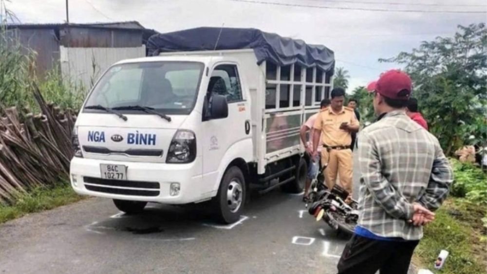 Người thân tài xế gọi hơn 20 cuộc cho lãnh đạo Công an huyện Trà Ôn sau vụ TNGT khiến nữ sinh ở Vĩnh Long tử vong.