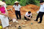 Phát hiện kiếm, tiền cổ trong ngôi mộ gạch ở Nghệ An