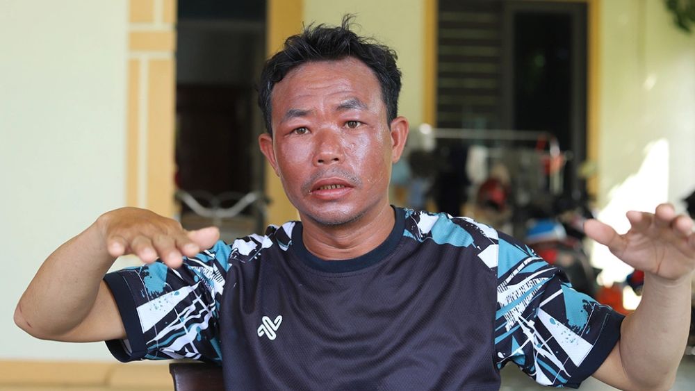 Người đàn ông cào nghêu bị sóng cuốn xa bờ, phải bơi và thả nổi suốt 10 tiếng để tìm đường sống trở về đất liền.
