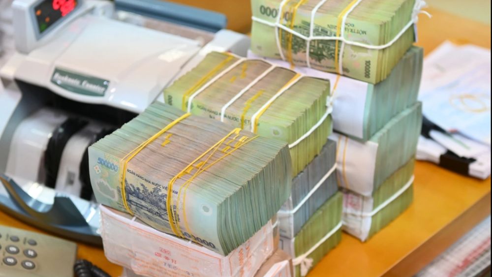 Công an Hà Nội triệt phá đường dây rửa tiền xuyên quốc gia, hợp thức hóa hơn 51 triệu USD qua hoạt động tạm nhập, tái xuất chip điện tử.