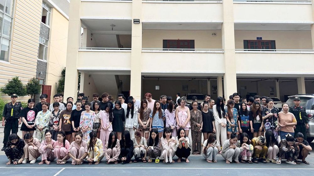0 người nước ngoài bị bắt trong đường dây ma túy ở TP.HCM, cảnh sát thu giữ nhiều tang vật và tiếp tục mở rộng điều tra.