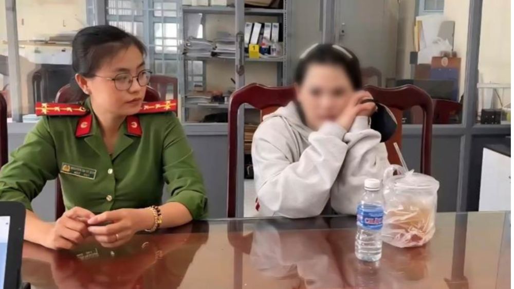 Cháu gái trộm 1,1 tỷ đồng của dì rồi chuyển cho 5 nam thanh niên quen qua mạng. Vụ việc được công an điều tra, làm rõ.