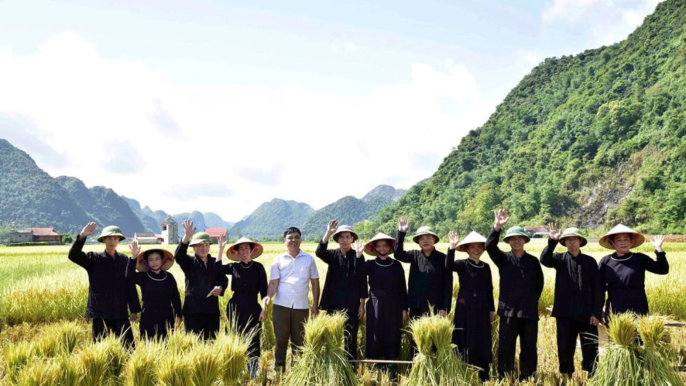 Khám phá làng Quỳnh Sơn với hơn 400 nhà sàn truyền thống, điểm du lịch cộng đồng nổi bật được vinh danh Làng du lịch tốt nhất thế giới.
