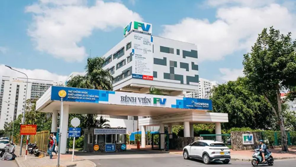 Bệnh viện Việt Nam được tạp chí Mỹ vinh danh, đạt doanh thu gần 1.000 tỷ đồng trong nửa đầu năm nhờ đầu tư mạnh vào công nghệ y tế.