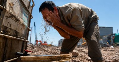 Bão số 5 bất ngờ rời Biển Đông, miền Bắc vẫn hầm nóng