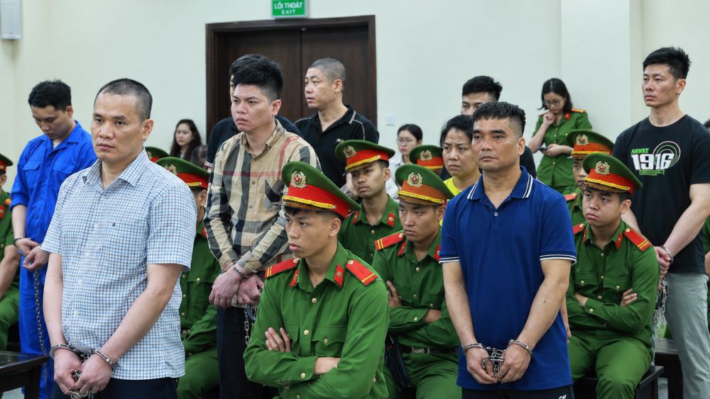 Những “bà trùm” từng gây sóng gió đất Bắc lần lượt nhận án nghiêm khắc sau các vụ ma túy, hối lộ và thao túng cán bộ.