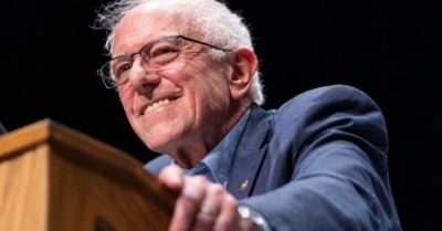 Bernie Sanders muốn chặn siêu trí tuệ AI