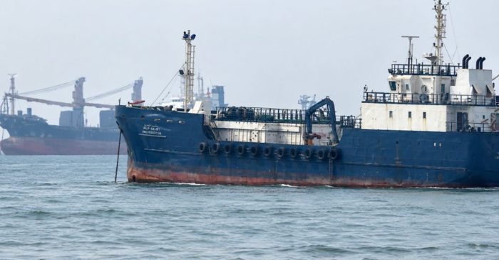 Iran chuyển yêu cầu thương lượng tới Mỹ, trong khi căng thẳng tại eo biển Hormuz tiếp diễn và Tehran tuyên bố cải tiến tên lửa siêu vượt âm.