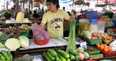 Rau củ tăng giá, cà phê trong nước đi ngang