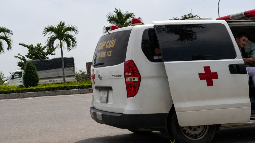 Xe cấp cứu đưa bệnh nhân về nhà 16km với chi phí hơn 9 triệu đồng đang được làm rõ. Bệnh viện Đa khoa tỉnh Thanh Hóa nói đây là xe dịch vụ từ bên ngoài