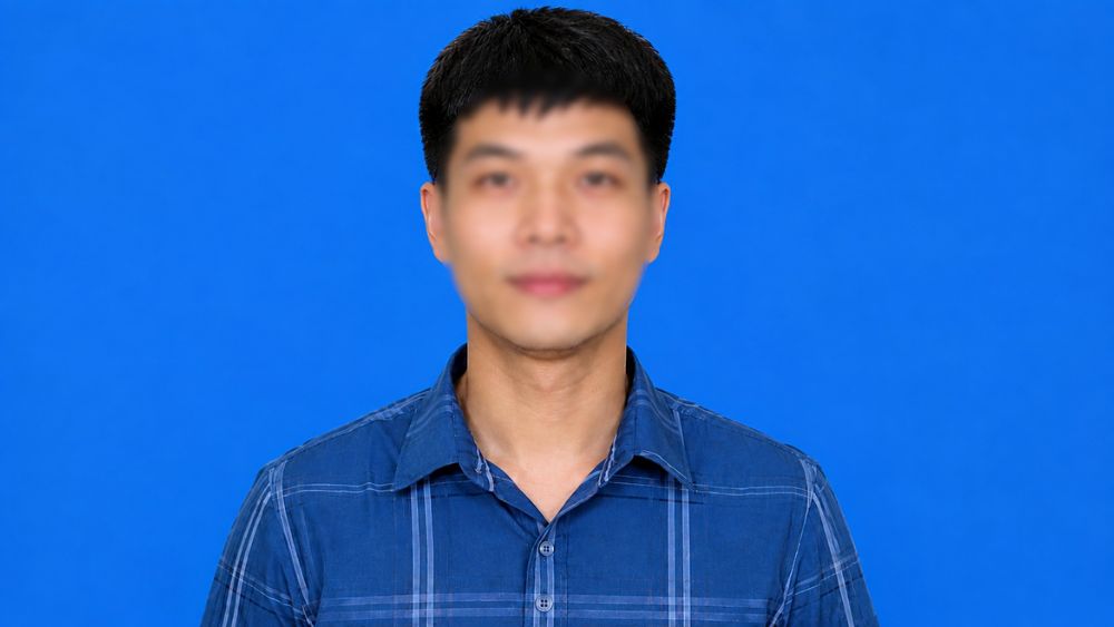 Nguyễn Đình Dụng bị đề nghị truy tố vì nhận 20 triệu đồng tổ chức đưa 4 người Trung Quốc nhập cảnh trái phép vào Việt Nam.