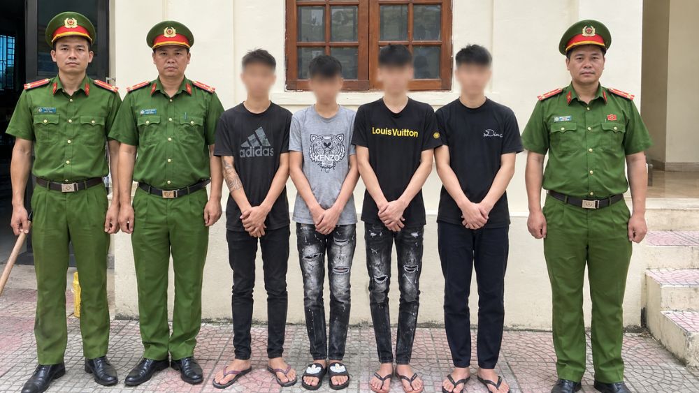 Hải Phòng khởi tố nhóm đối tượng xâm phạm mồ mả, phát trực tiếp trên TikTok sau thử thách phản cảm nhằm thu hút người xem, lượt thích.
