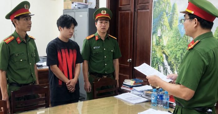 Cần Thơ bắt giam người buôn kho thuốc lá điện tử trị giá tiền tỷ