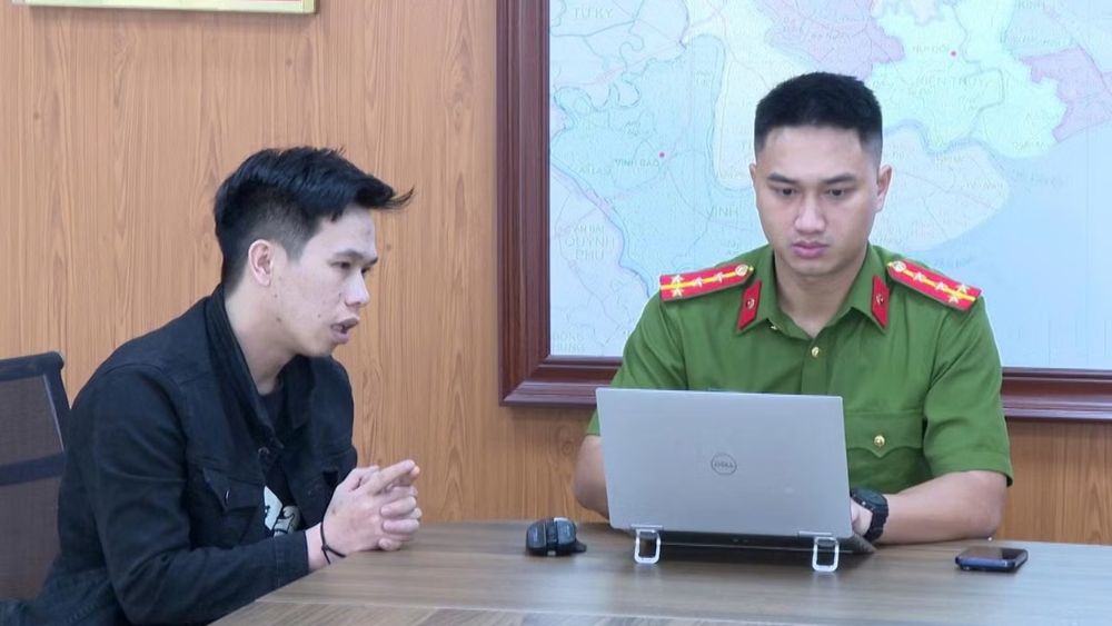 Bắt ổ nhóm lừa phụ nữ Việt có điều kiện, dùng hình ảnh nam giới thành đạt để dụ nạn nhân nạp tiền, chiếm đoạt hơn 44,5 tỷ đồng.