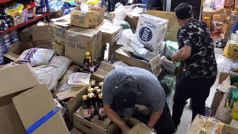 Hà Nội tạm giữ nghi phạm hành hung nam nhân viên giao hàng tại kho hàng, khiến nạn nhân bị gãy xương mũi, gò má và tổn thương mắt trái.