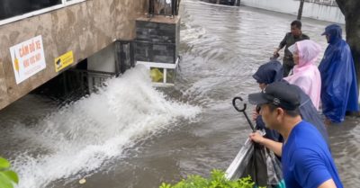 Thanh chắn chống ngập đổ, tầng hầm chung cư Nghệ An ngập sâu 2 mét