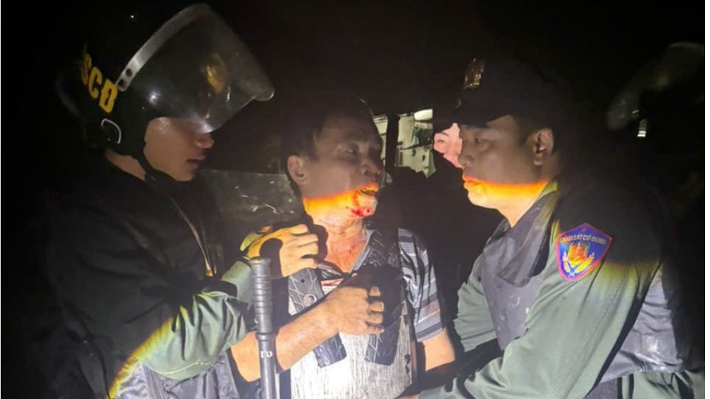 Ông Hoàng Hữu Lai bị Cảnh sát cơ động Thái Nguyên khống chế, bắt giữ sau nhiều giờ cố thủ và dùng dao tấn công 2 công an.
