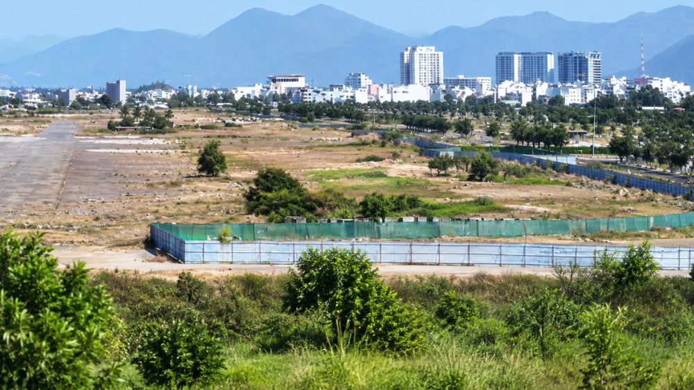 Thi hành án Quân khu 5 làm việc với Nguyễn Văn Hậu và Công ty Phúc Sơn, liên quan vụ án tại dự án khu sân bay Nha Trang cũ