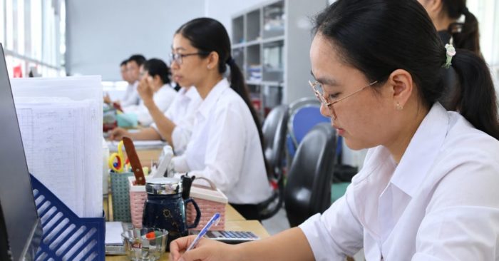 Bộ Nội vụ nghiên cứu chính sách tiền lương mới sau khi lương cơ sở tăng