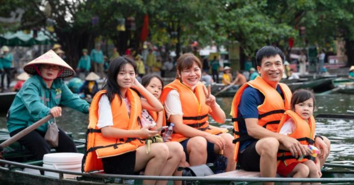Du lịch Ninh Bình bùng nổ dịp 2-9, dự kiến đón gần 777.000 lượt khách, tổng thu khoảng 1.030 tỉ đồng trong 5 ngày nghỉ lễ.