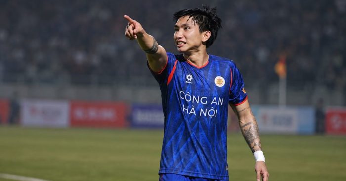 Văn Hậu đối diện án phạt bổ sung sau pha đạp bóng nguy hiểm với Ngọc Tân, thu hút sự chú ý của dư luận bóng đá.