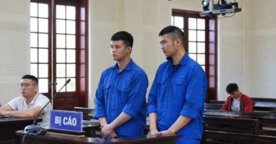 Hai tài xế và những chuyến xe chở người trái phép