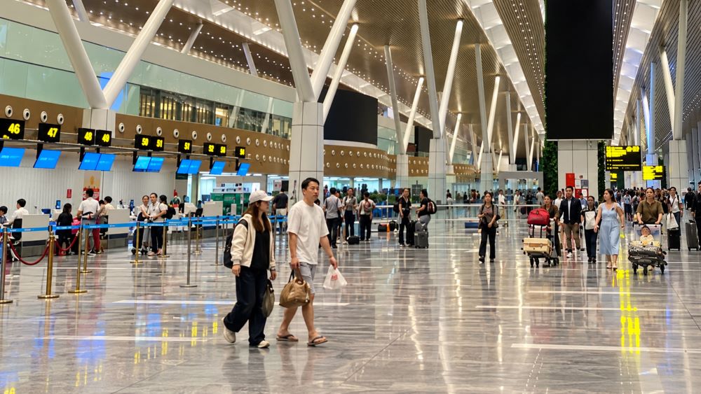 Sân bay Long Thành đang gấp rút chuẩn bị vận hành thử, trong khi phương án phân chia khai thác với Tân Sơn Nhất vẫn chờ quyết định.