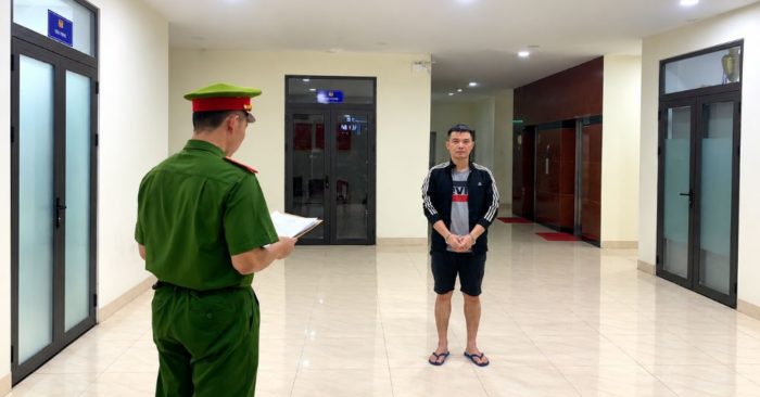 Công an Đà Nẵng khởi tố Trần Văn Quân, người bị cáo buộc chiếm đoạt 30.000 USD của người nước ngoài rồi vào Khánh Hòa lẩn trốn.